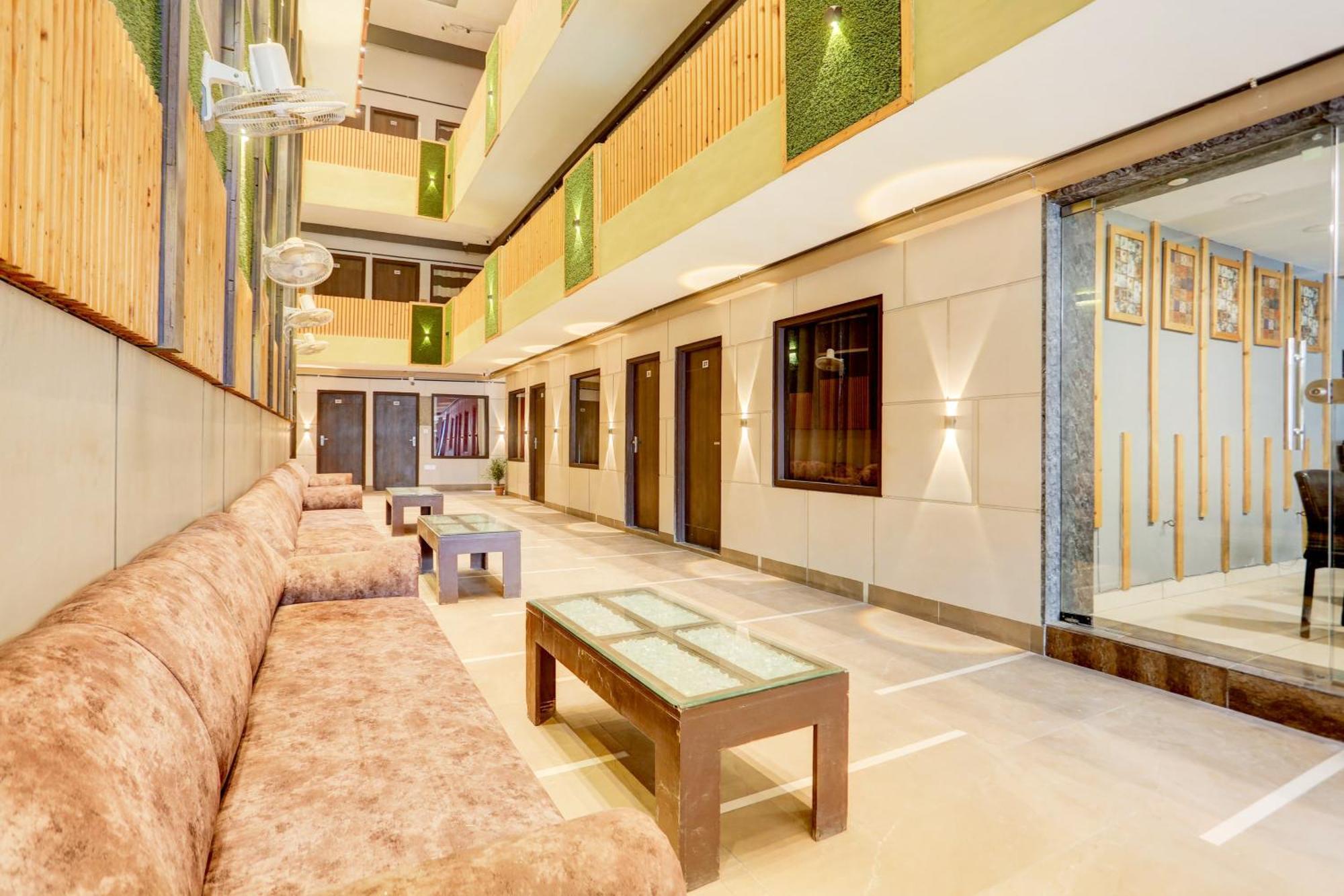 Super Townhouse Haibowal Chowk Ludhiana Dış mekan fotoğraf