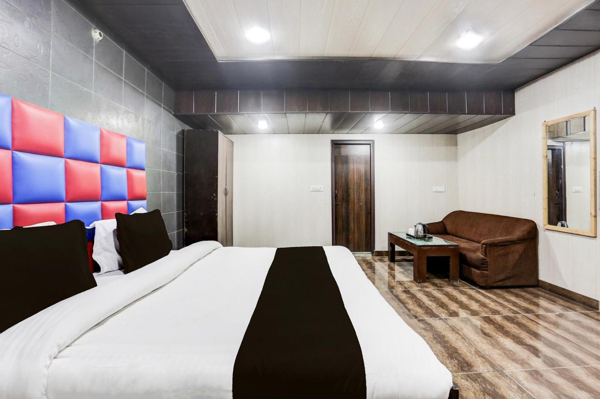 Super Townhouse Haibowal Chowk Ludhiana Dış mekan fotoğraf
