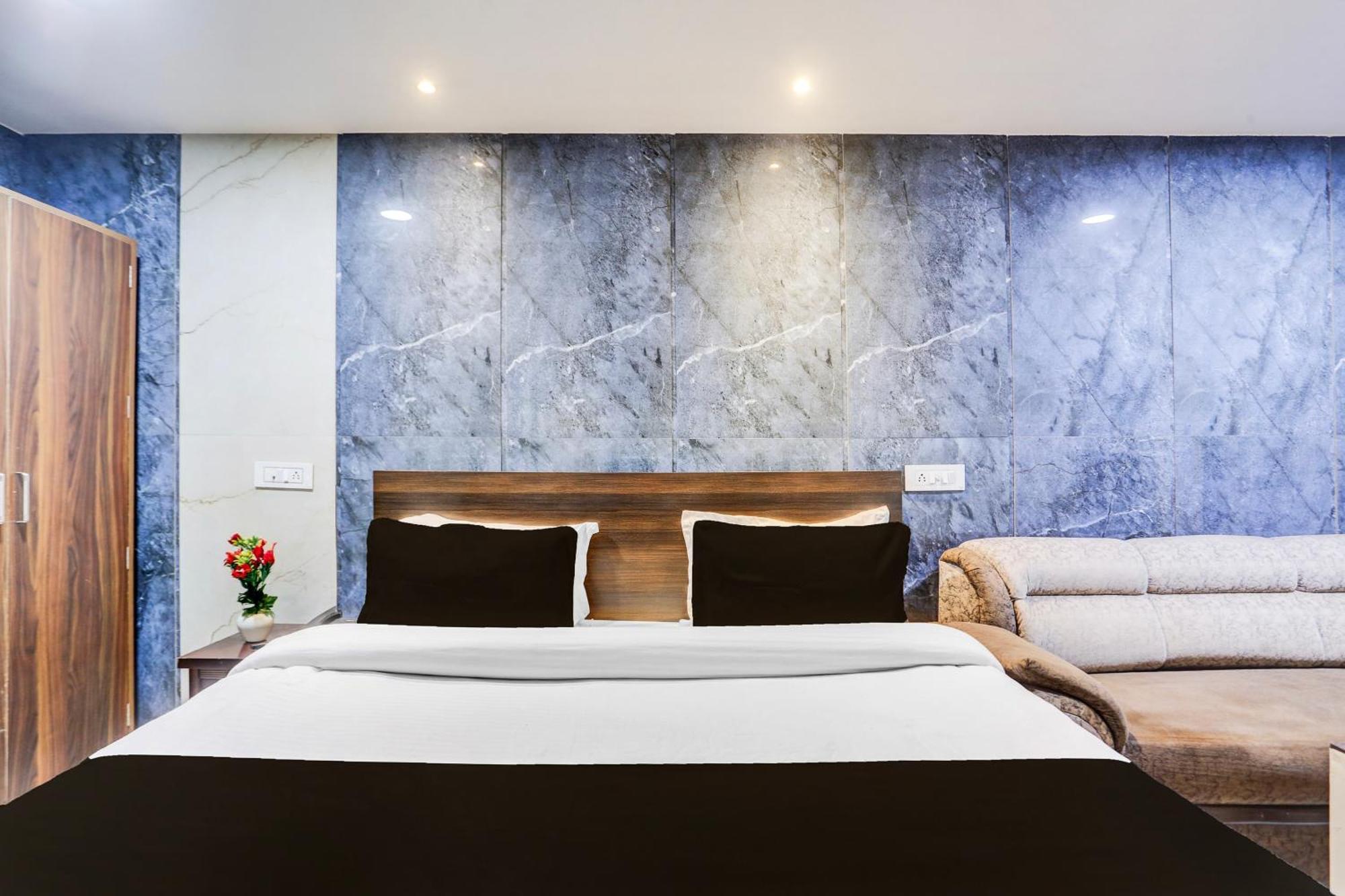 Super Townhouse Haibowal Chowk Ludhiana Dış mekan fotoğraf
