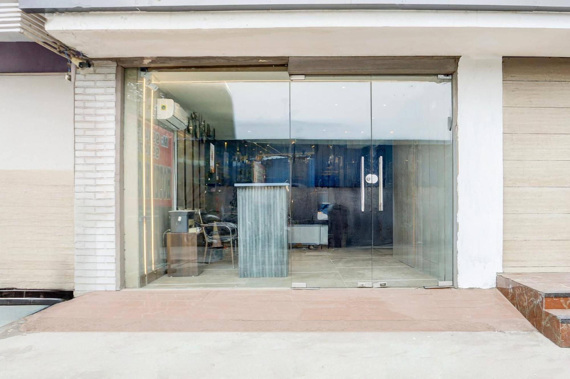 Super Townhouse Haibowal Chowk Ludhiana Dış mekan fotoğraf
