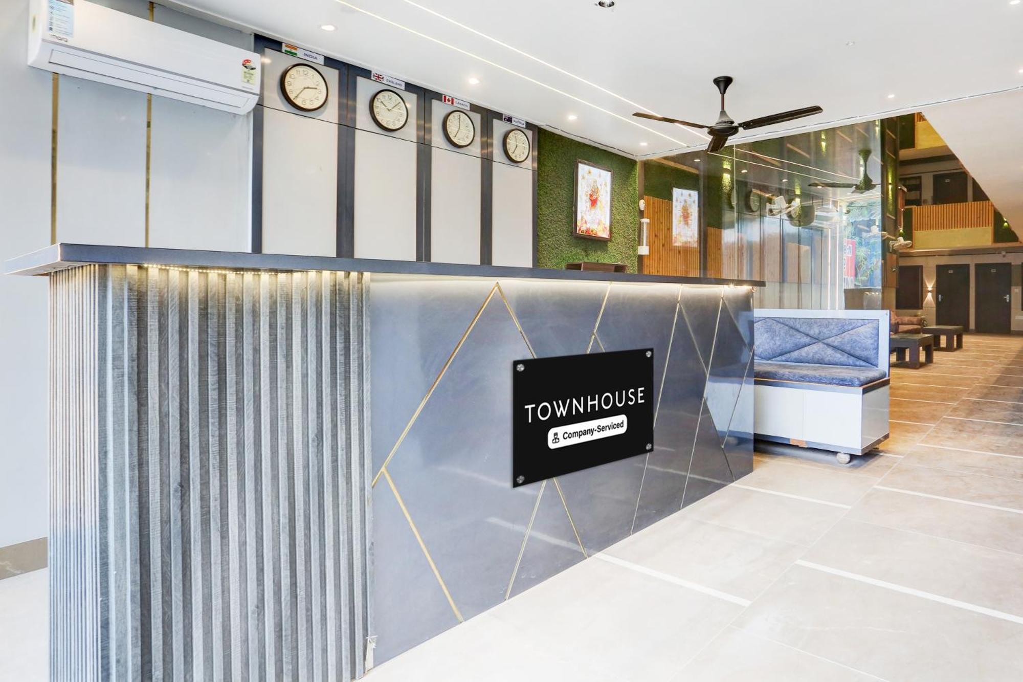Super Townhouse Haibowal Chowk Ludhiana Dış mekan fotoğraf