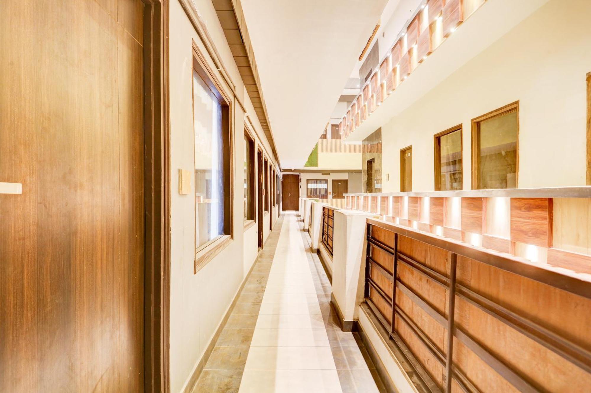 Super Townhouse Haibowal Chowk Ludhiana Dış mekan fotoğraf